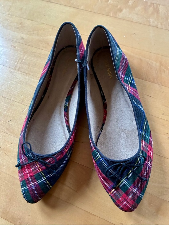 Old Navy Shoes - Plaid Ballet Flats - Red/Green Tartan Women's Shoes size 9